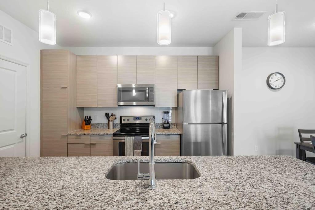Lavish 2Br Apartment In Tampa Ngoại thất bức ảnh