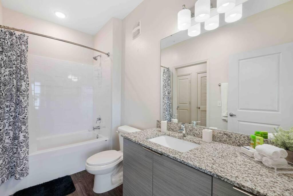 Lavish 2Br Apartment In Tampa Ngoại thất bức ảnh